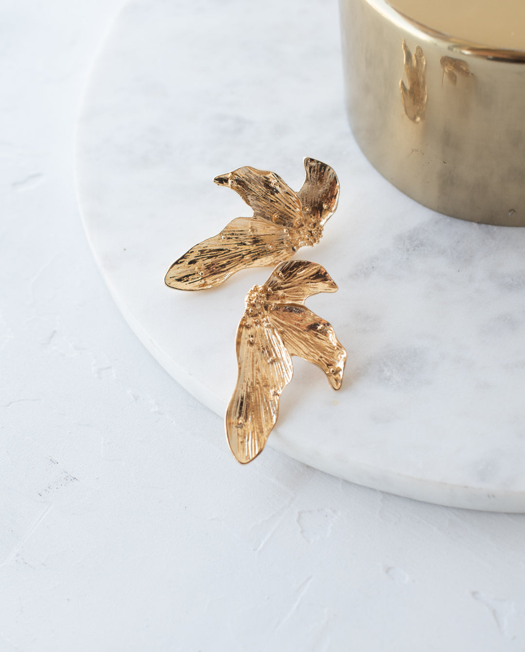 Aros Coni Flor Partida Dorado