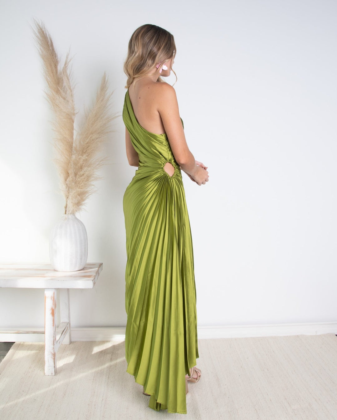 Vestido de Fiesta Largo Lucía un Hombro Verde Limón