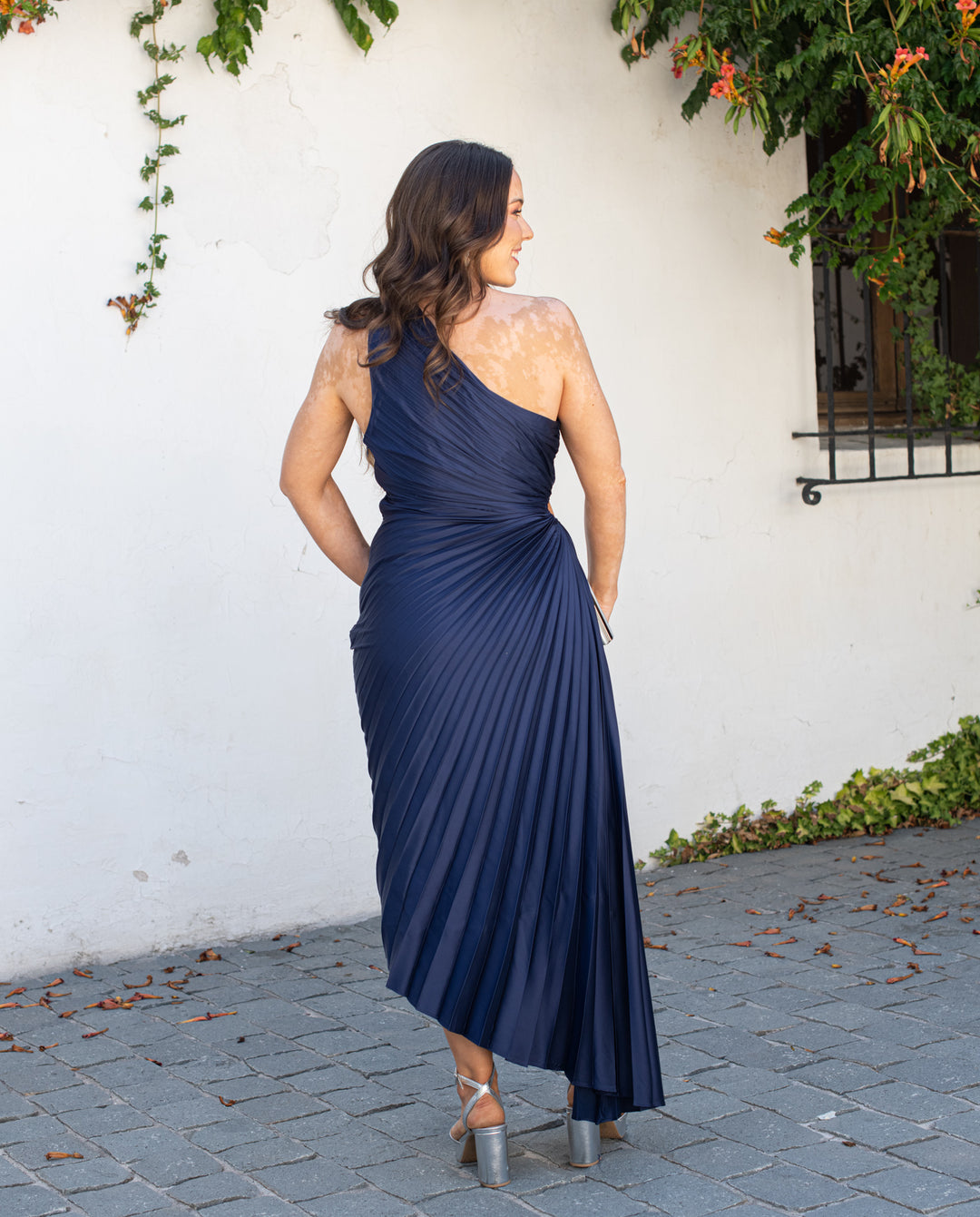 Vestido Largo de Fiesta Lucía un Hombro Azul Oscuro