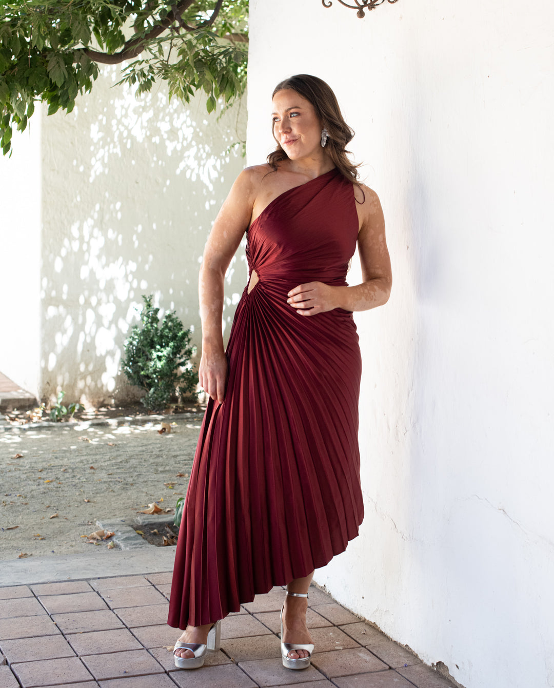 Vestido Largo de Fiesta Lucía un Hombro Burdeo