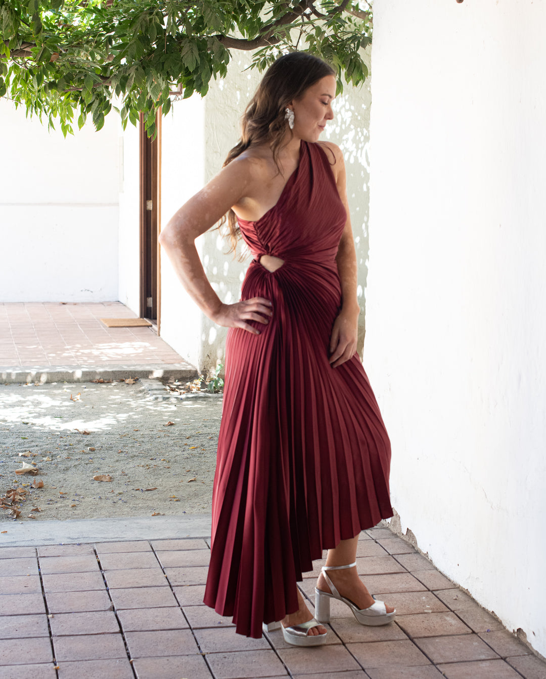 Vestido Largo de Fiesta Lucía un Hombro Burdeo