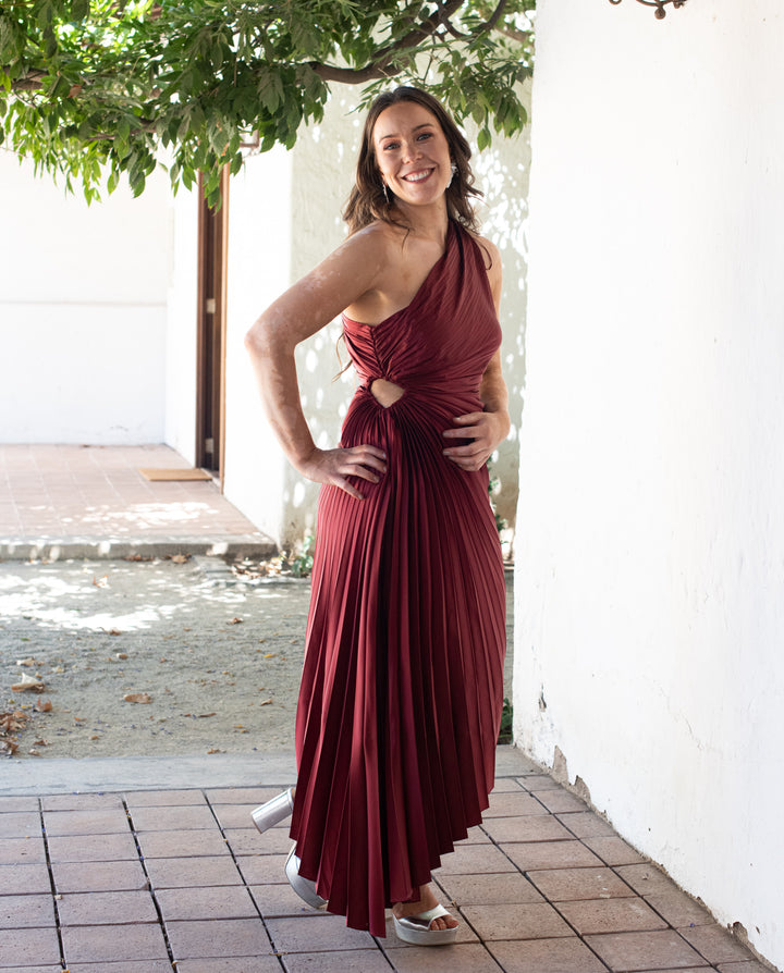 Vestido Largo de Fiesta Lucía un Hombro Burdeo