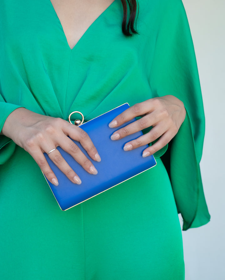 Clutch Lorenza Rectangular Liso Con Broche Anillo Azul_royal