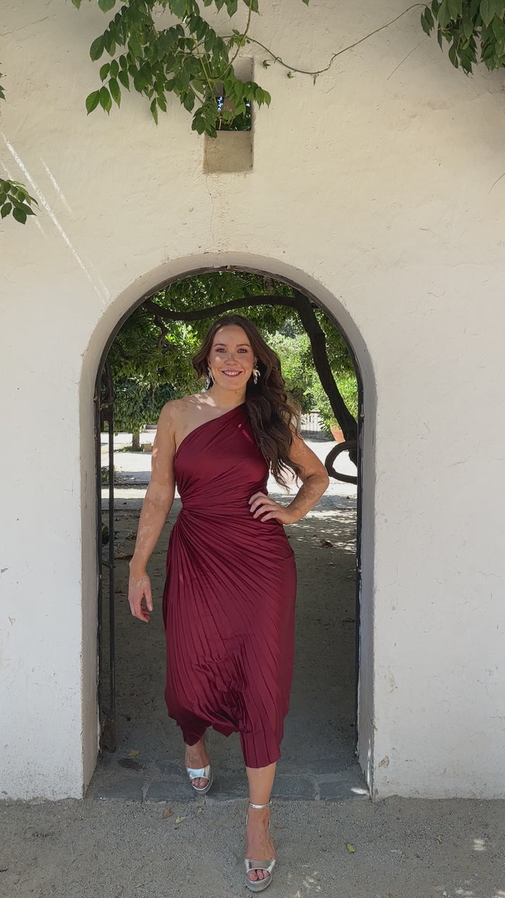 Vestido Largo de Fiesta Lucía un Hombro Burdeo