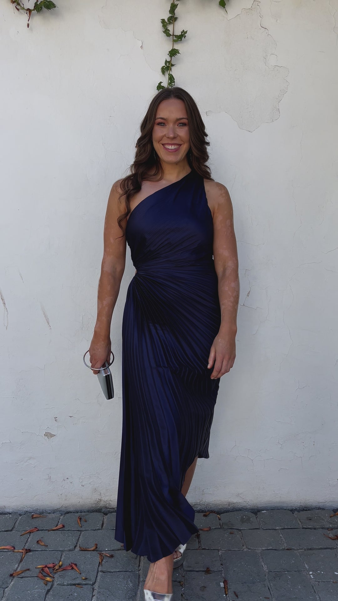 Vestido Largo de Fiesta Lucía un Hombro Azul Oscuro