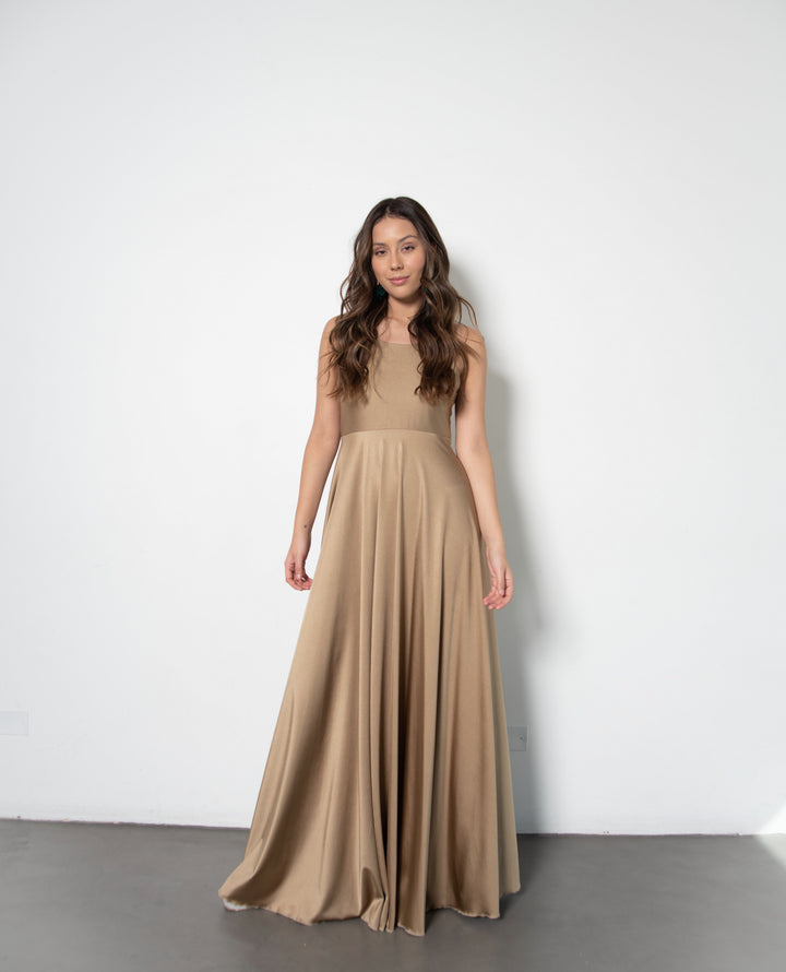 VESTIDO DE FISTA LARGO DANIELA DORADO OSCURO