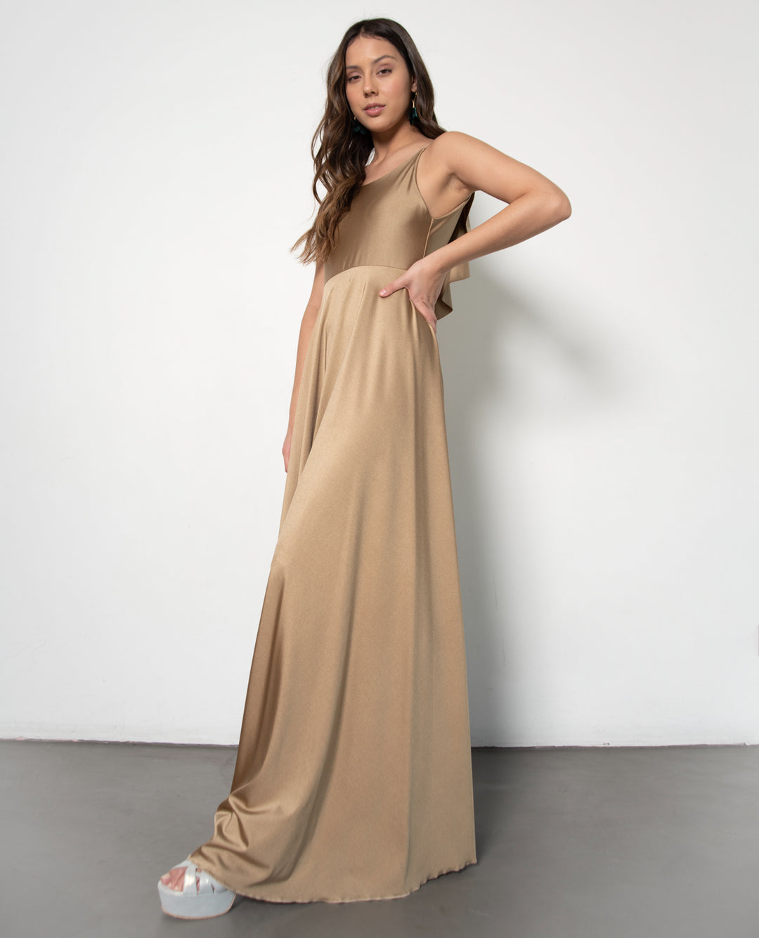 VESTIDO DE FISTA LARGO DANIELA DORADO OSCURO