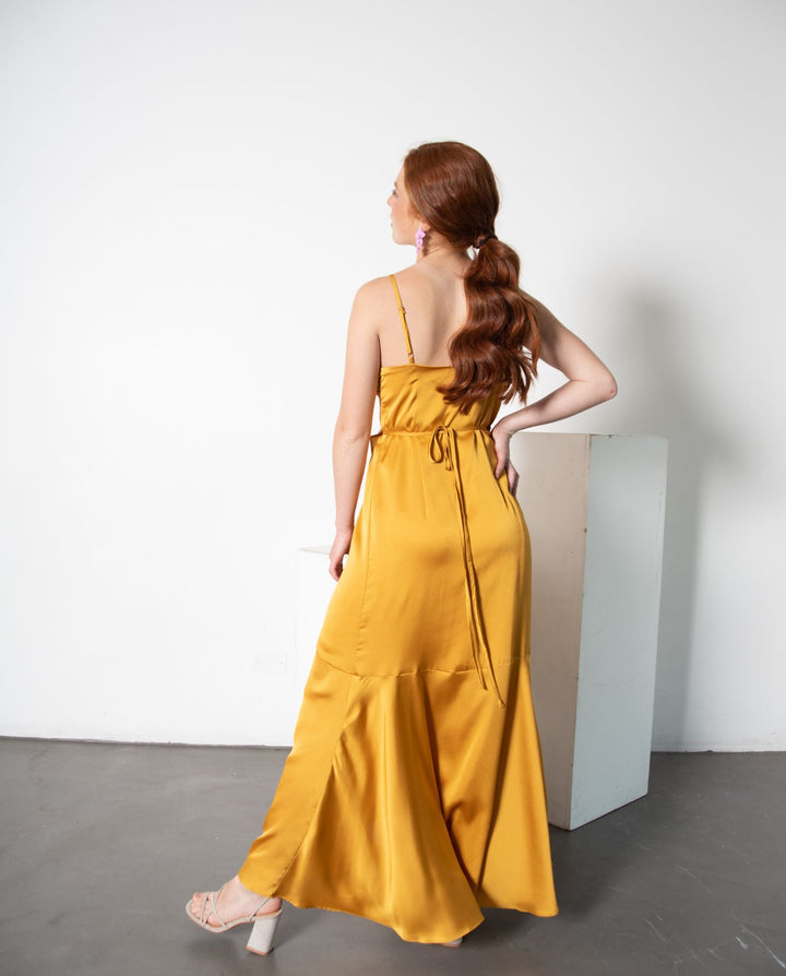 VESTIDO DE FIESTA MIDI SELMA MOSTAZA