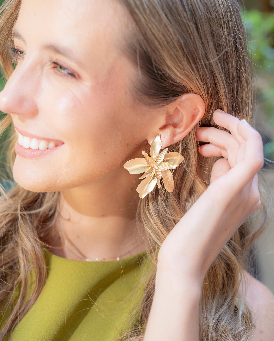 Aros Amelie Flor Mate Dorado