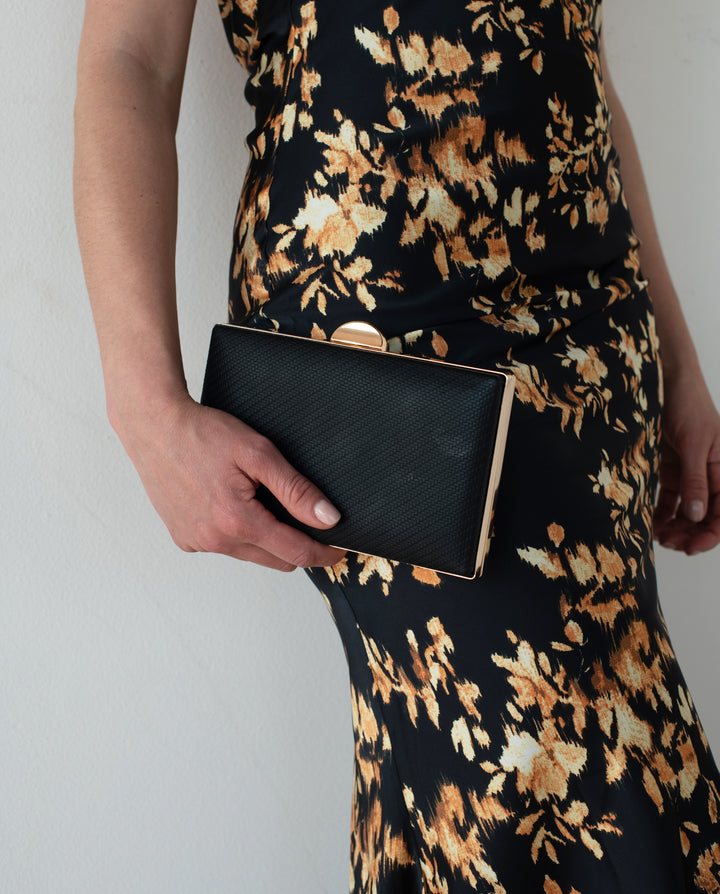 Clutch Isidora texturado Negro