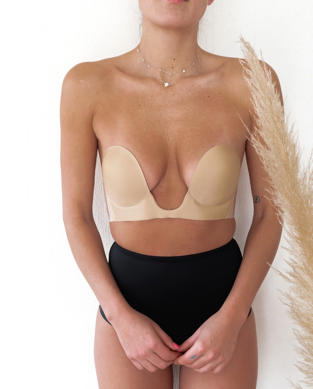 SUJETADOR INVISIBLE ESCOTE FRONTAL PROFUNDO EN U SIN TIRANTES