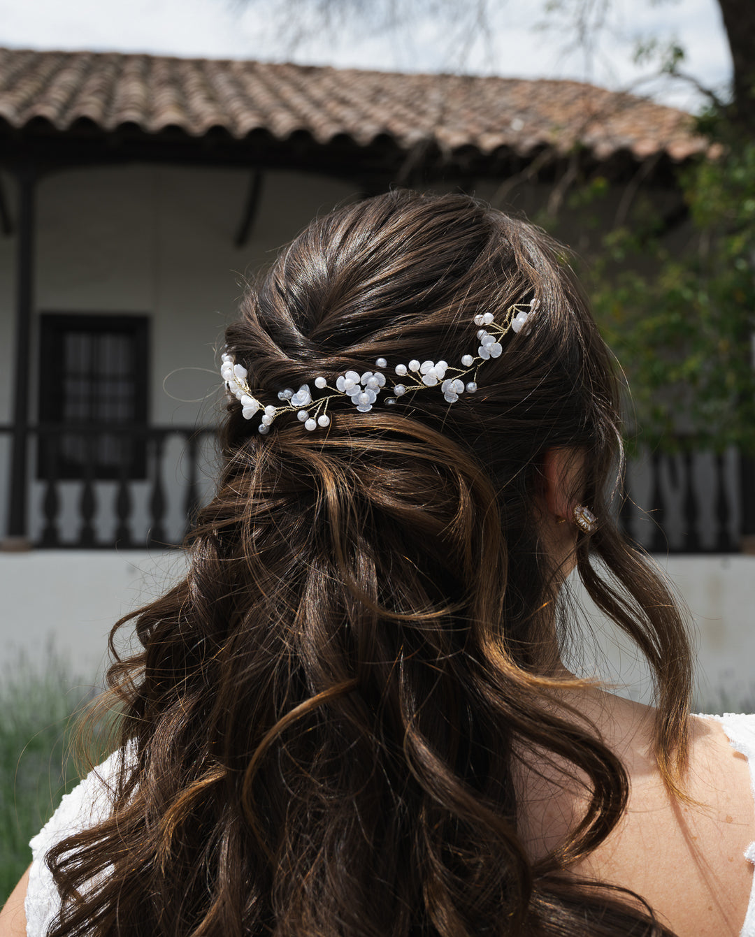 Tocado de Novia Olivia Flores con Bordes Plata/Dorado