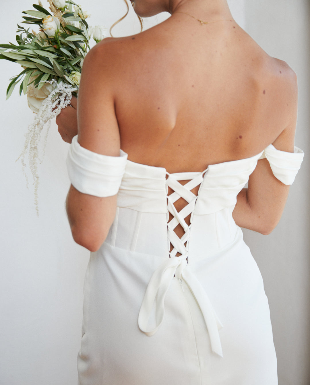 Vestido Corto de Novia Milagros Ivory