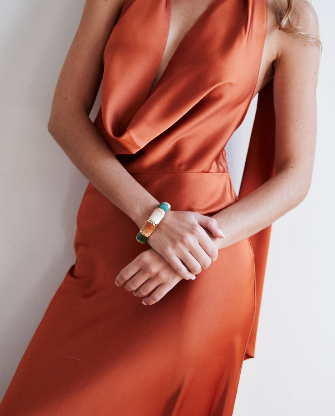 Vestido Largo de Fiesta Budapest Escote Drapeado Terracota