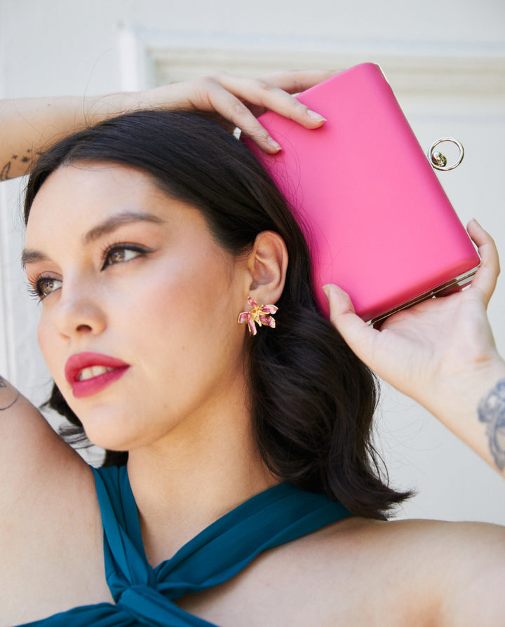 Clutch Lorenza Rectangular Liso Con Broche Anillo Fucsia