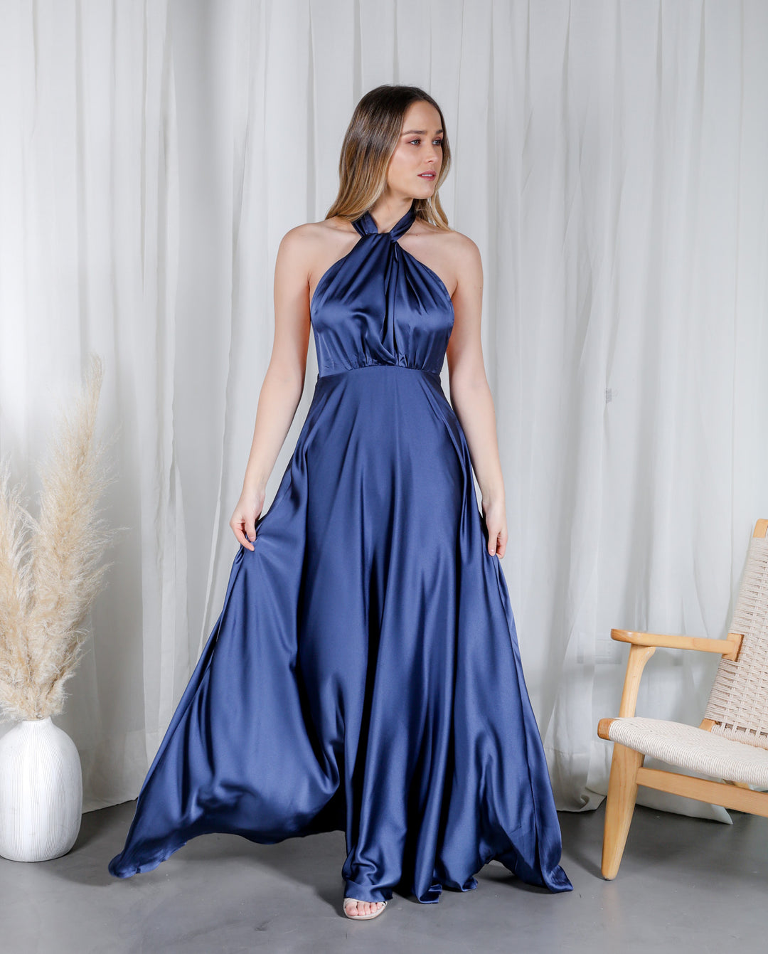VESTIDO DE FIESTA LARGO MULTI SATIN AZUL OSCURO – MI PLACARD