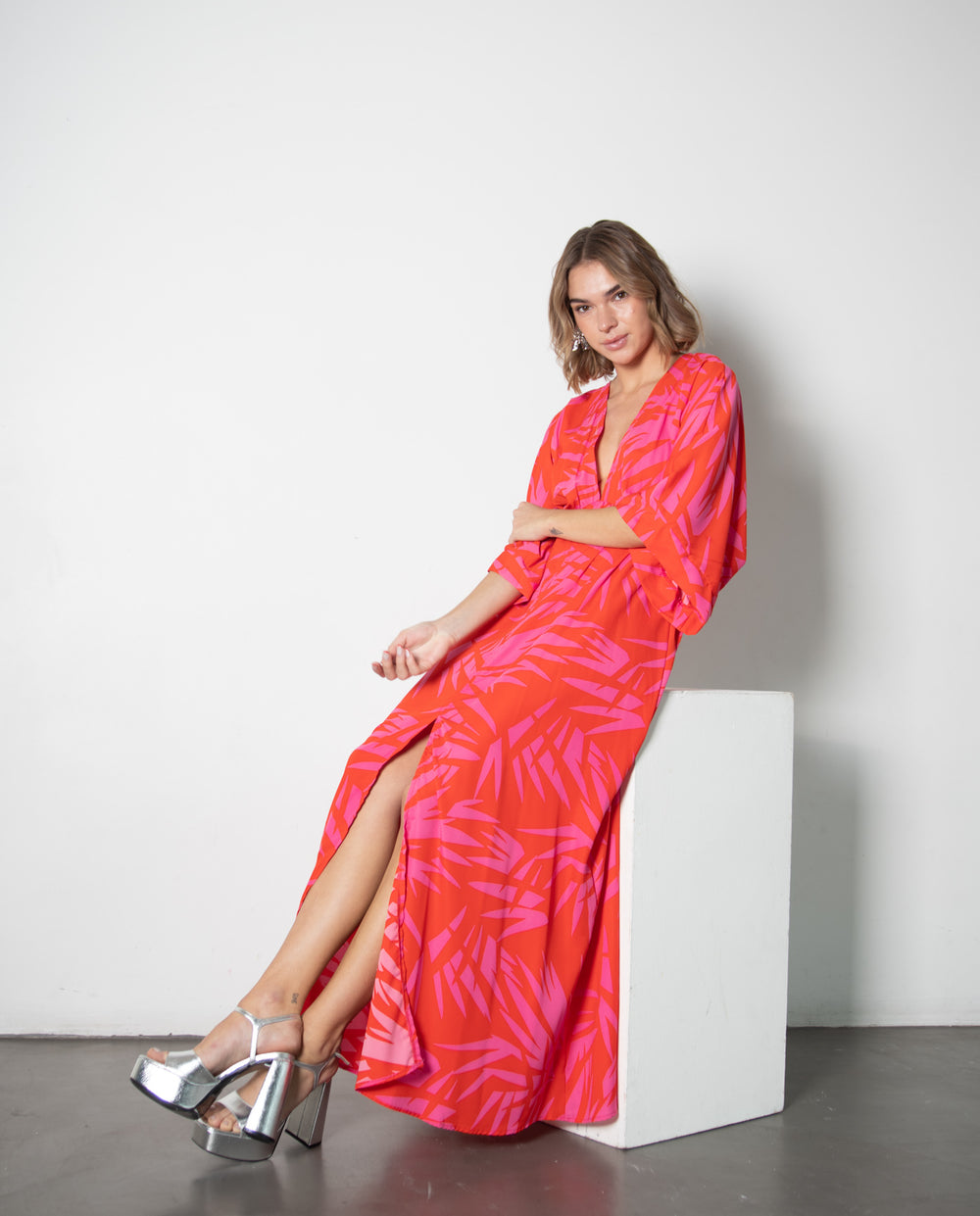 VESTIDO DE FIESTA LARGO POLA FUCSIA Y ROJO
