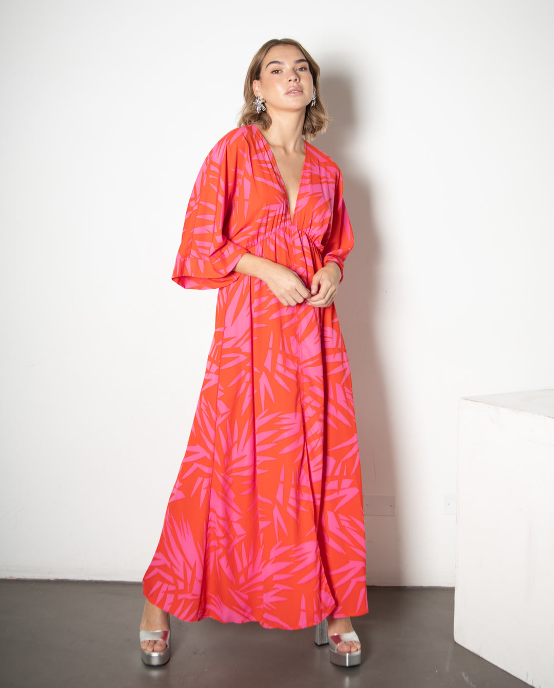 VESTIDO DE FIESTA LARGO POLA FUCSIA Y ROJO