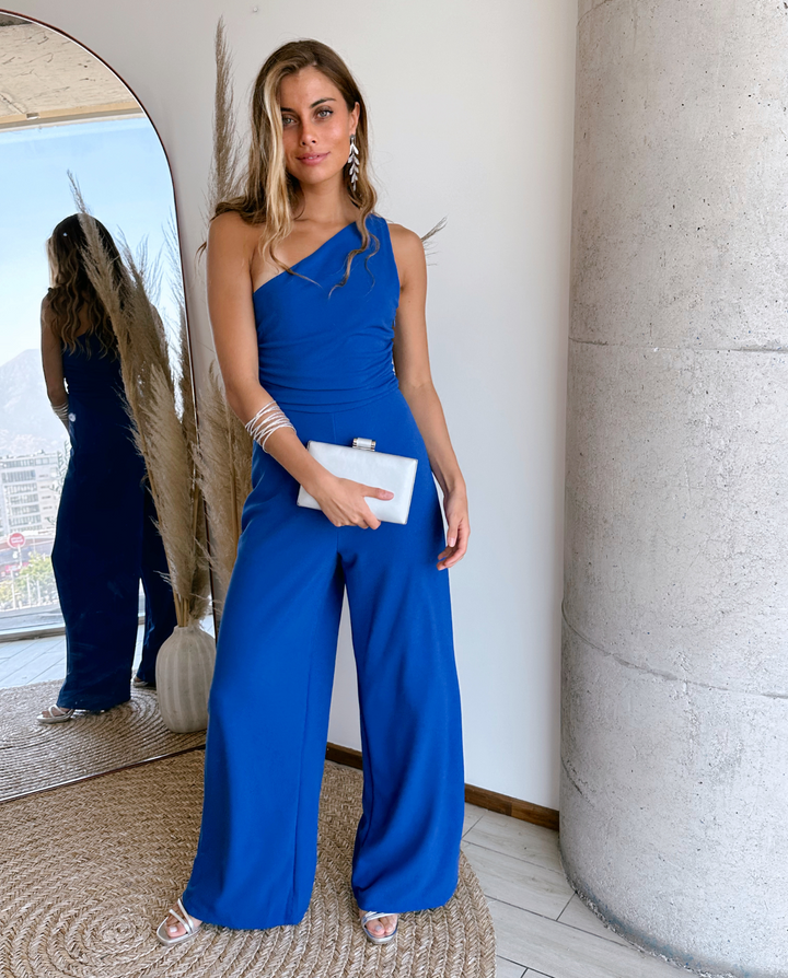 ENTERITO SEVILLA UN HOMBRO AZUL